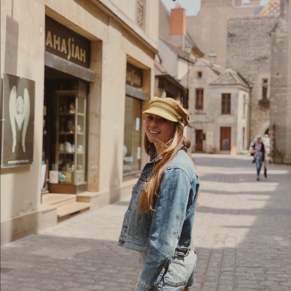 Meet your Posher, Jessica